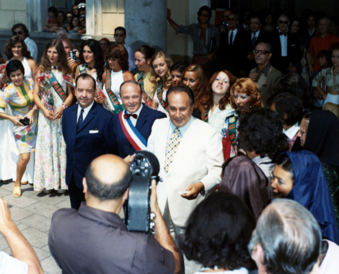 1973.08.14TinoRossiCeremonieMairieAjaccioNestyFischerNum015