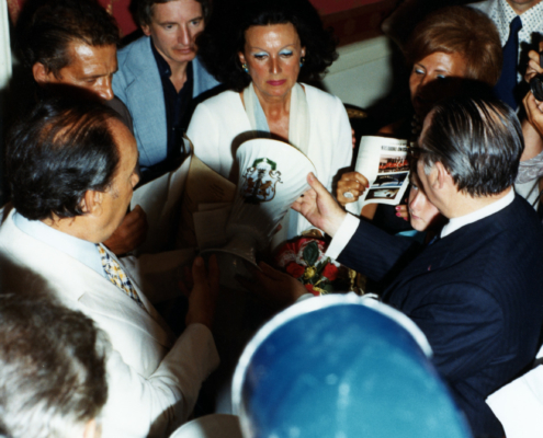 1973.08.14TinoRossiCeremonieMairieAjaccioNestyFischerNum027