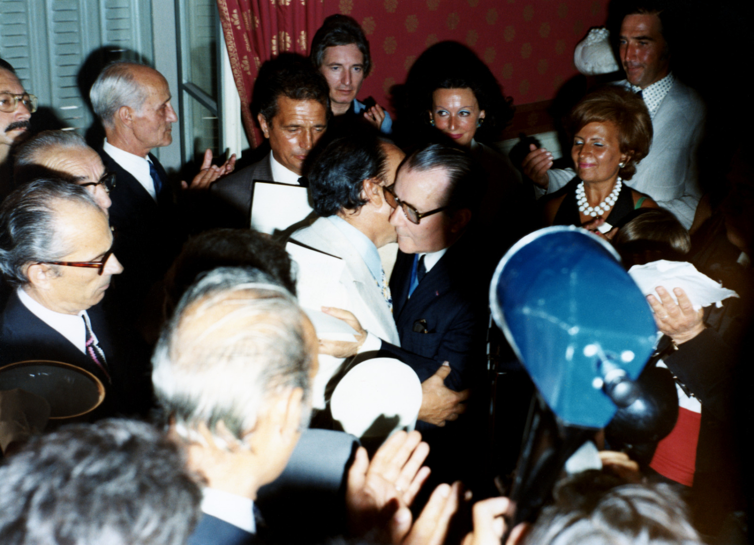 1973.08.14TinoRossiCeremonieMairieAjaccioNestyFischerNum028