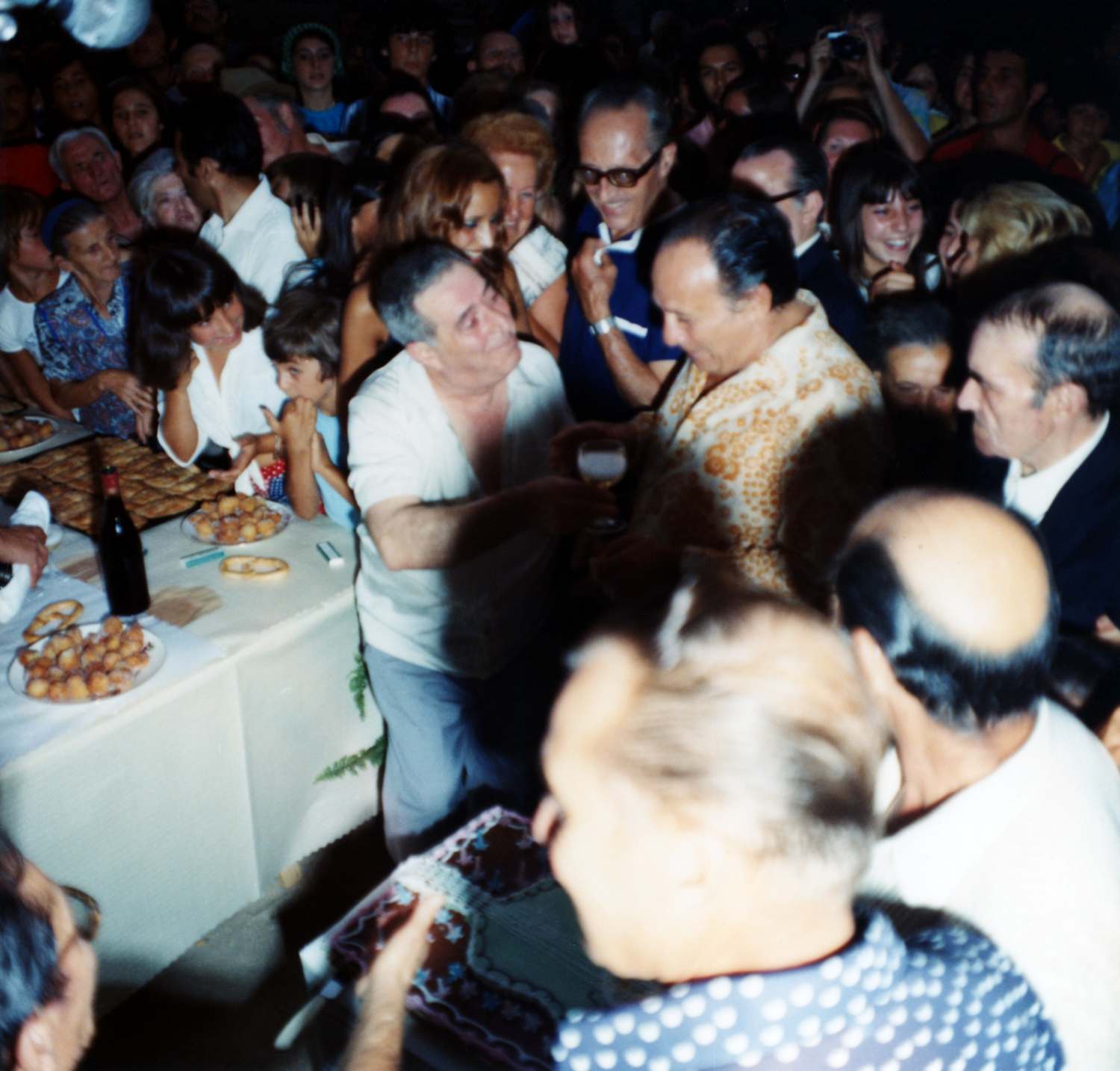 1973.08.14TinoRossiCoursdHonneurPalaisFeschSerieOswaldoNum003