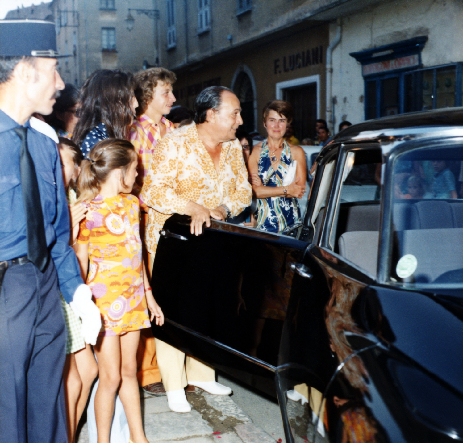 1973.08.14TinoRossiCoursdHonneurPalaisFeschSerieOswaldoNum009