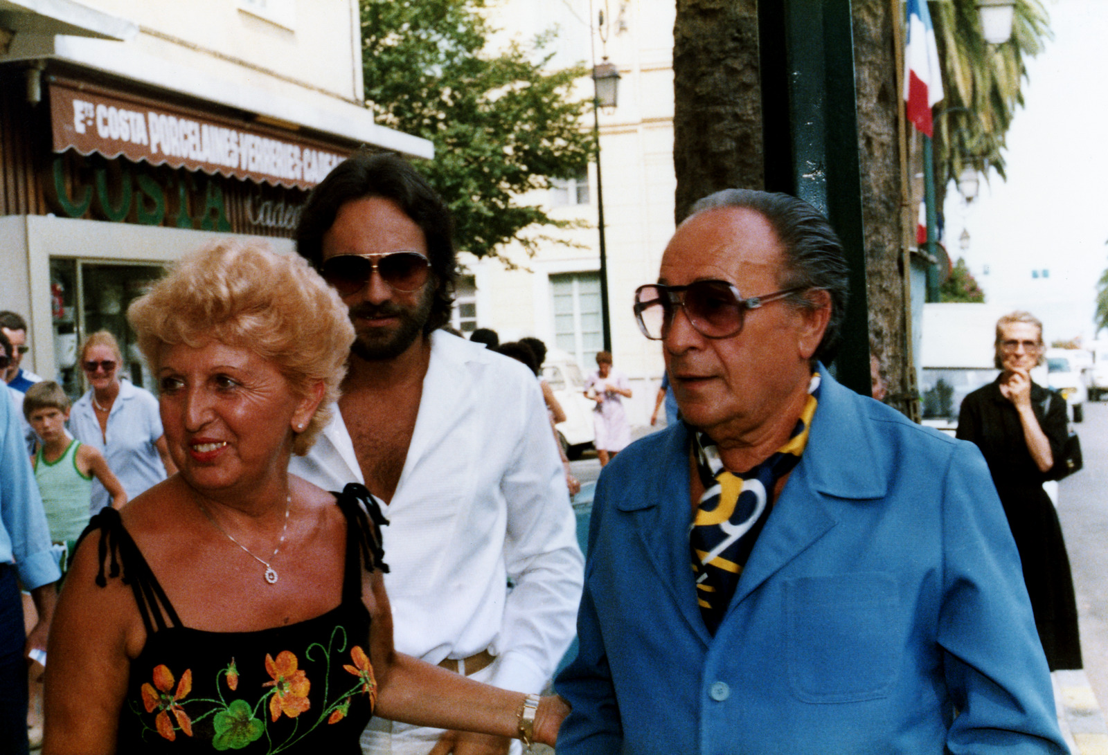 1980.08.12TinoRossiLibrairieHachetteAjaccio02
