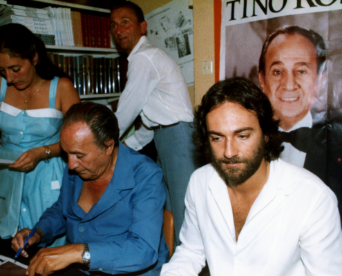 1980.08.12TinoRossiLibrairieHachetteAjaccio17