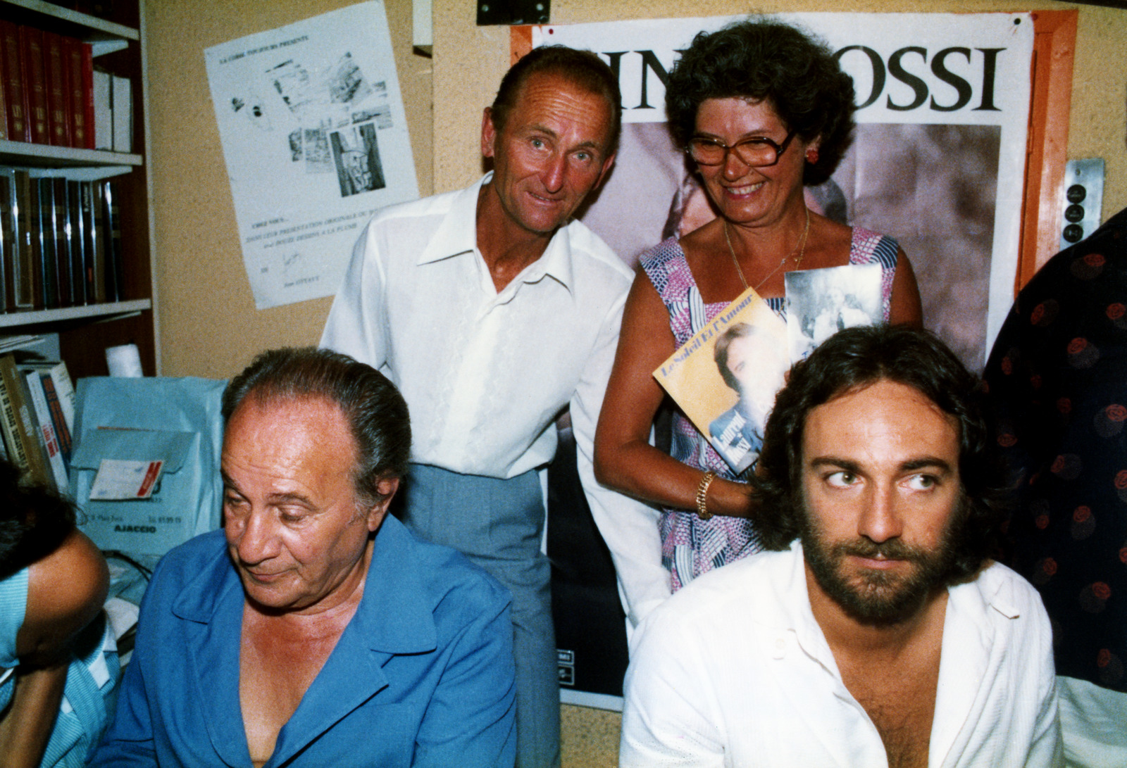 1980.08.12TinoRossiLibrairieHachetteAjaccio19