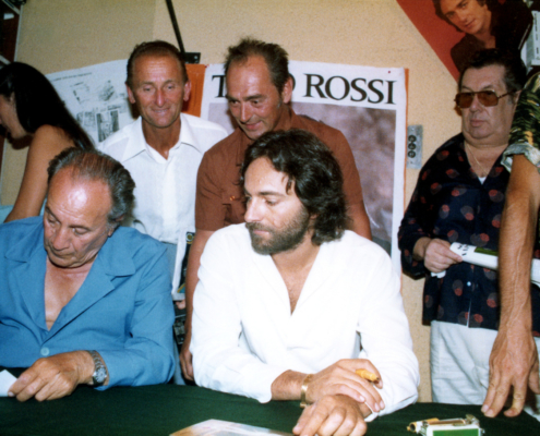 1980.08.12TinoRossiLibrairieHachetteAjaccio23
