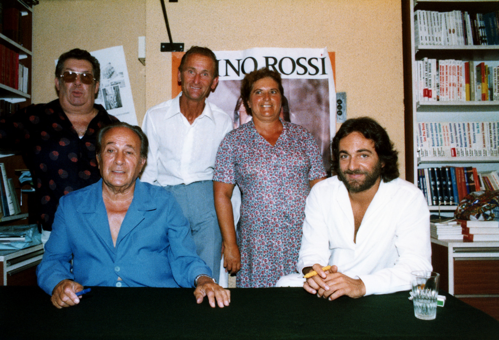 1980.08.12TinoRossiLibrairieHachetteAjaccio34