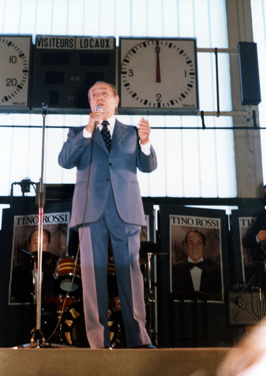 1981.11.08GalaTroyesTinoRossi-08