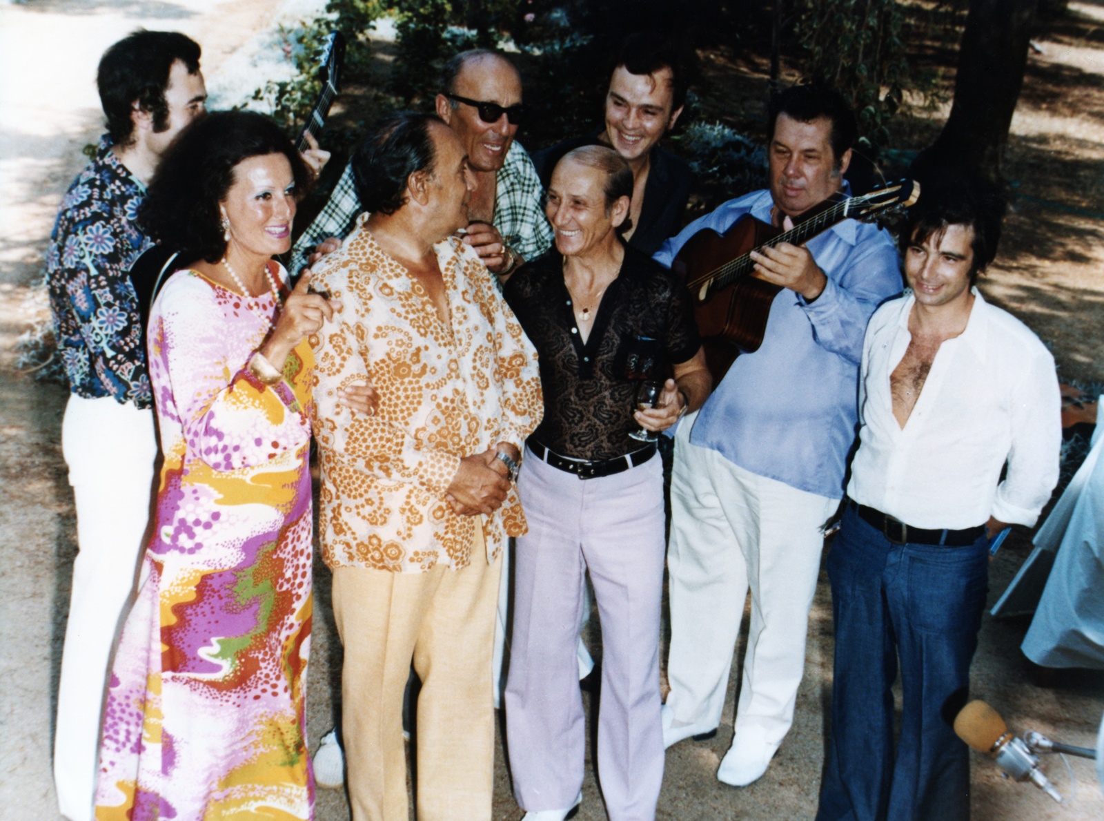 1973.08.14TinoRossiAperitifAuScudoAjaccioSerieApocrypheNum001