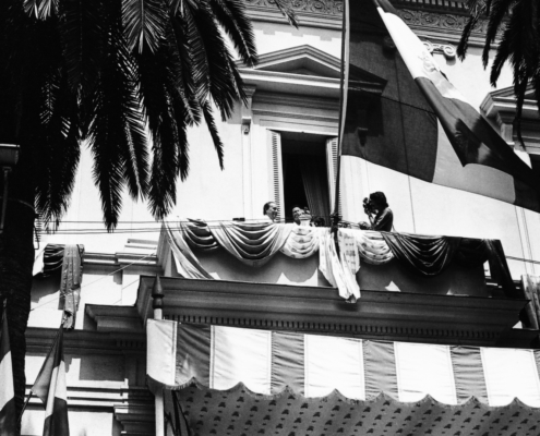 1973.08.14TinoRossiBalconMairieAjaccioNum001