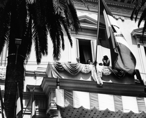 1973.08.14TinoRossiBalconMairieAjaccioNum002
