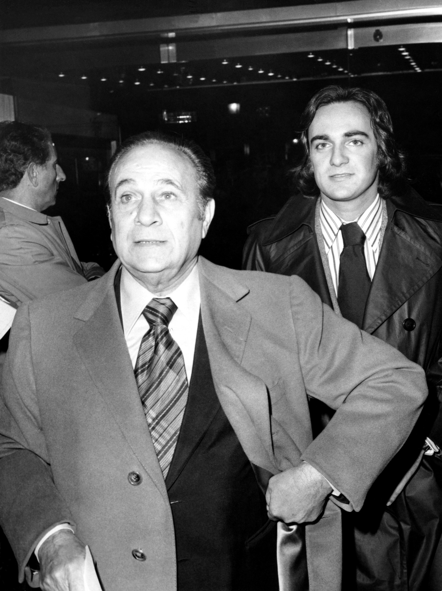 1974.10.22TinoLaurentCinemaLeParisPremiereProjectionFilmBorsalinoAndCo