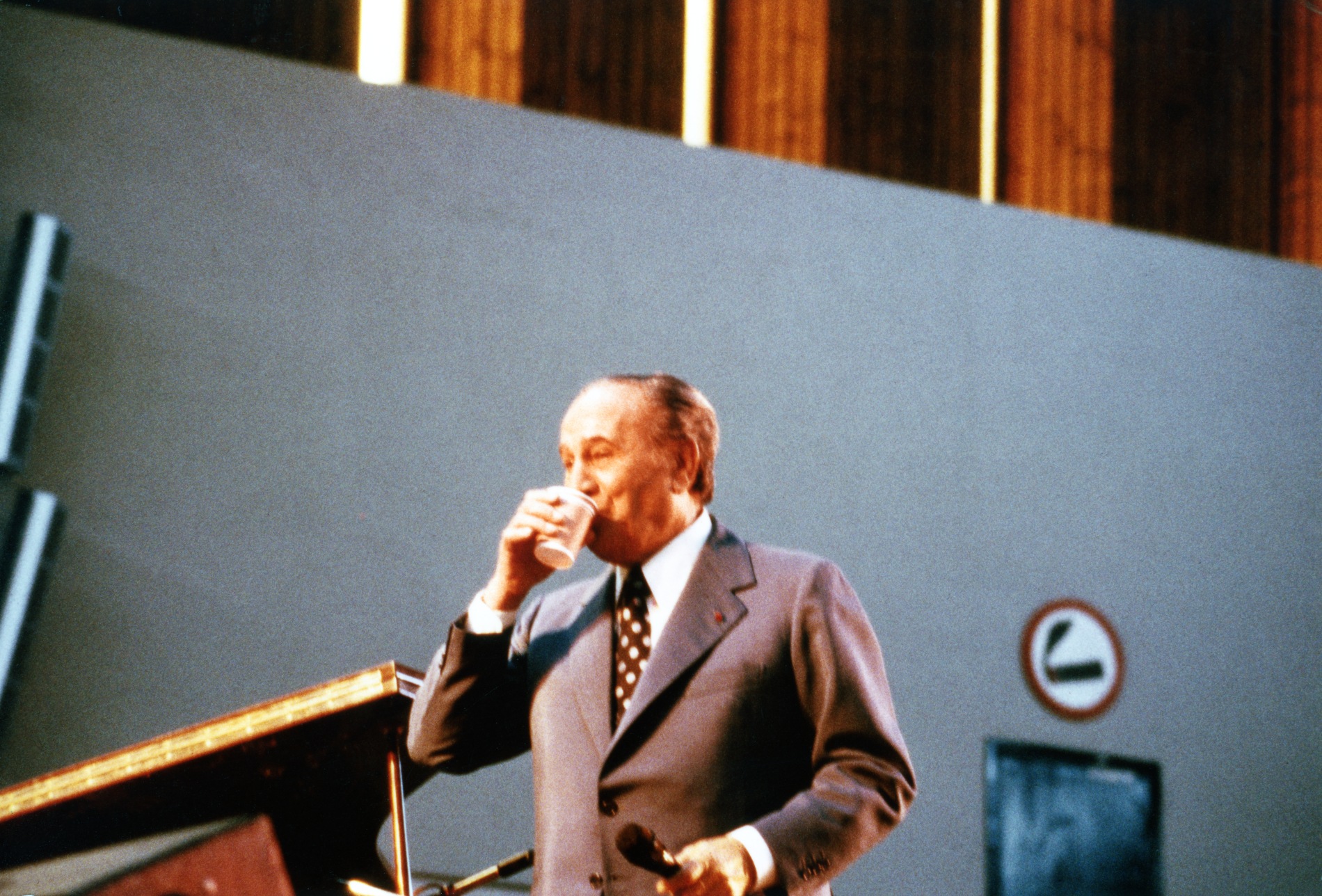 1982.02.14TinoRossiGalaReimsCeNestQueDelEau