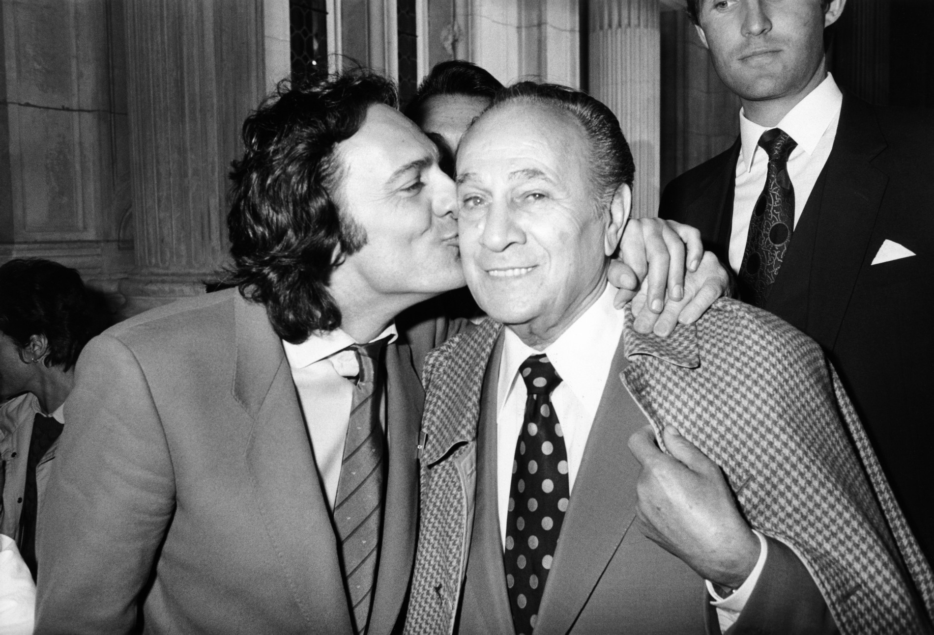 1982.04.27ReceptionTinoRossiMairieDeParisNum001