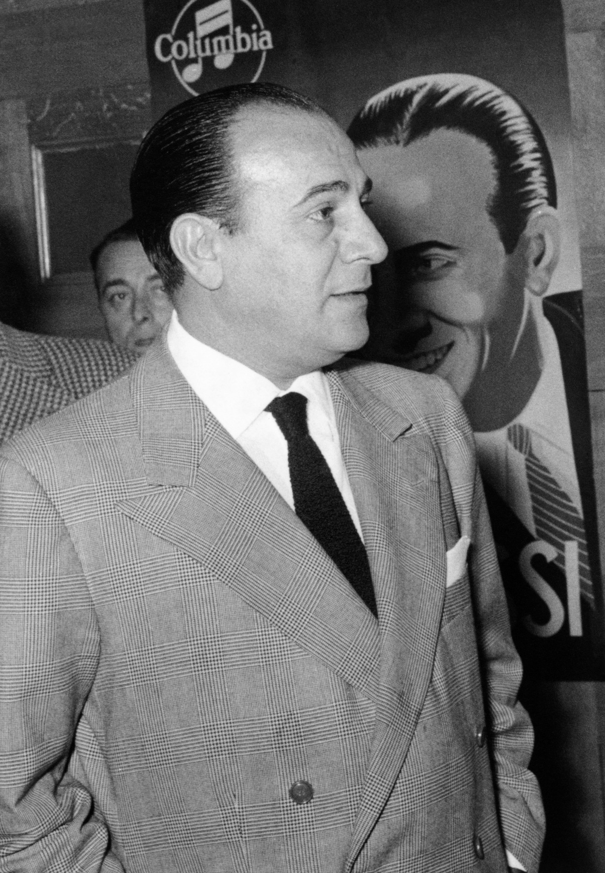 1949.05TinoRossiHoeylaertFinDeGalaNum001