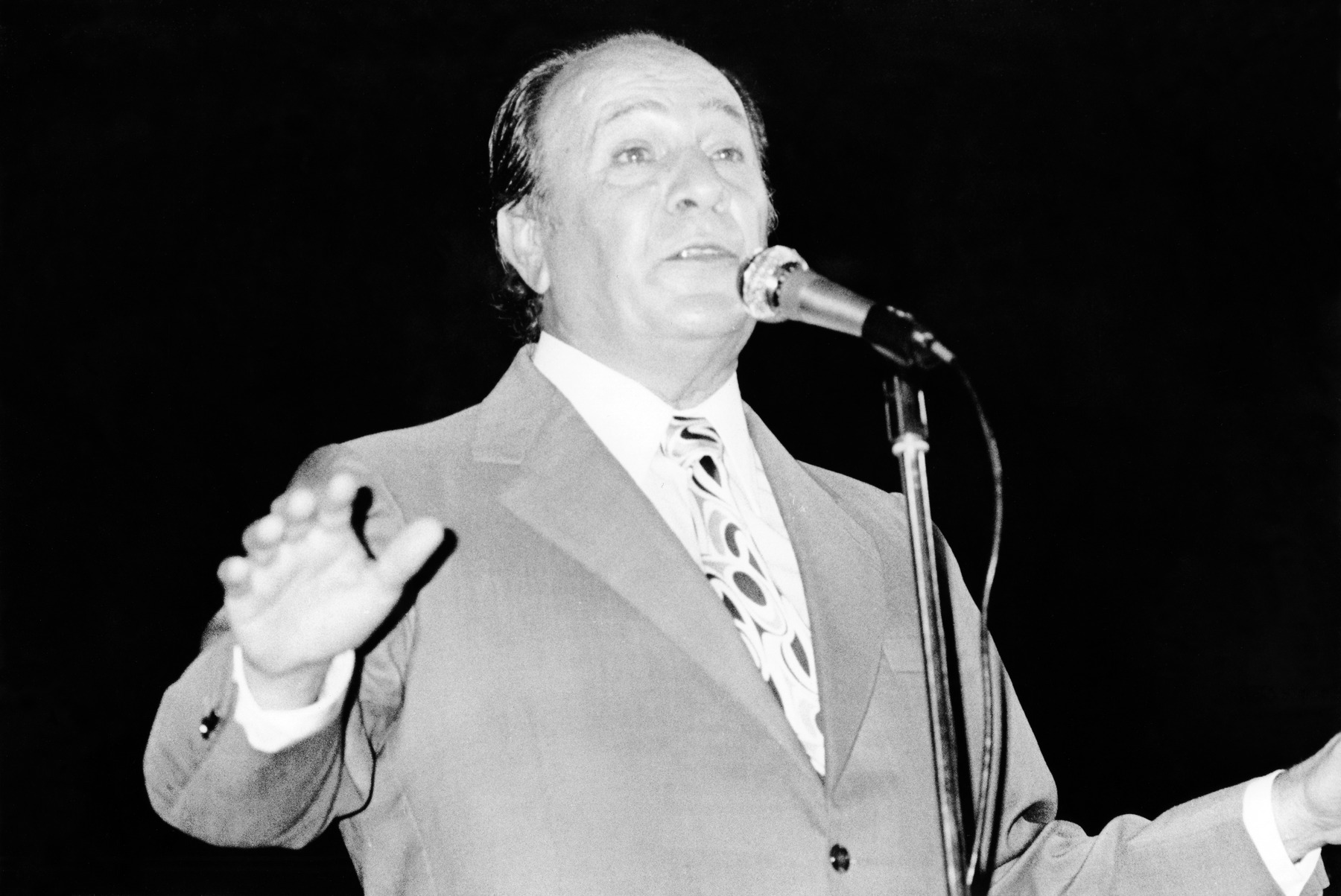 1973.08.14TinoRossiGalaCasoneClicheSygmaNum001