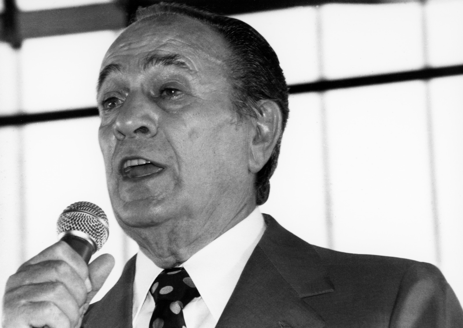 1981.11.08GalaTroyesTinoRossi-11