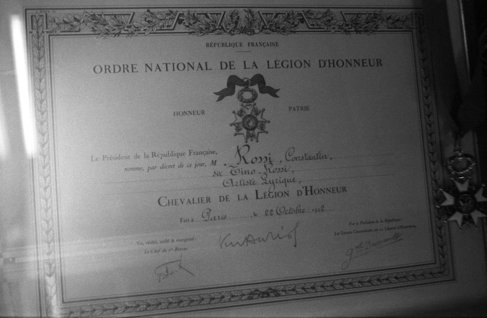 1984.11FoireDeLilleExpositionTinoRossiSerieBNum003