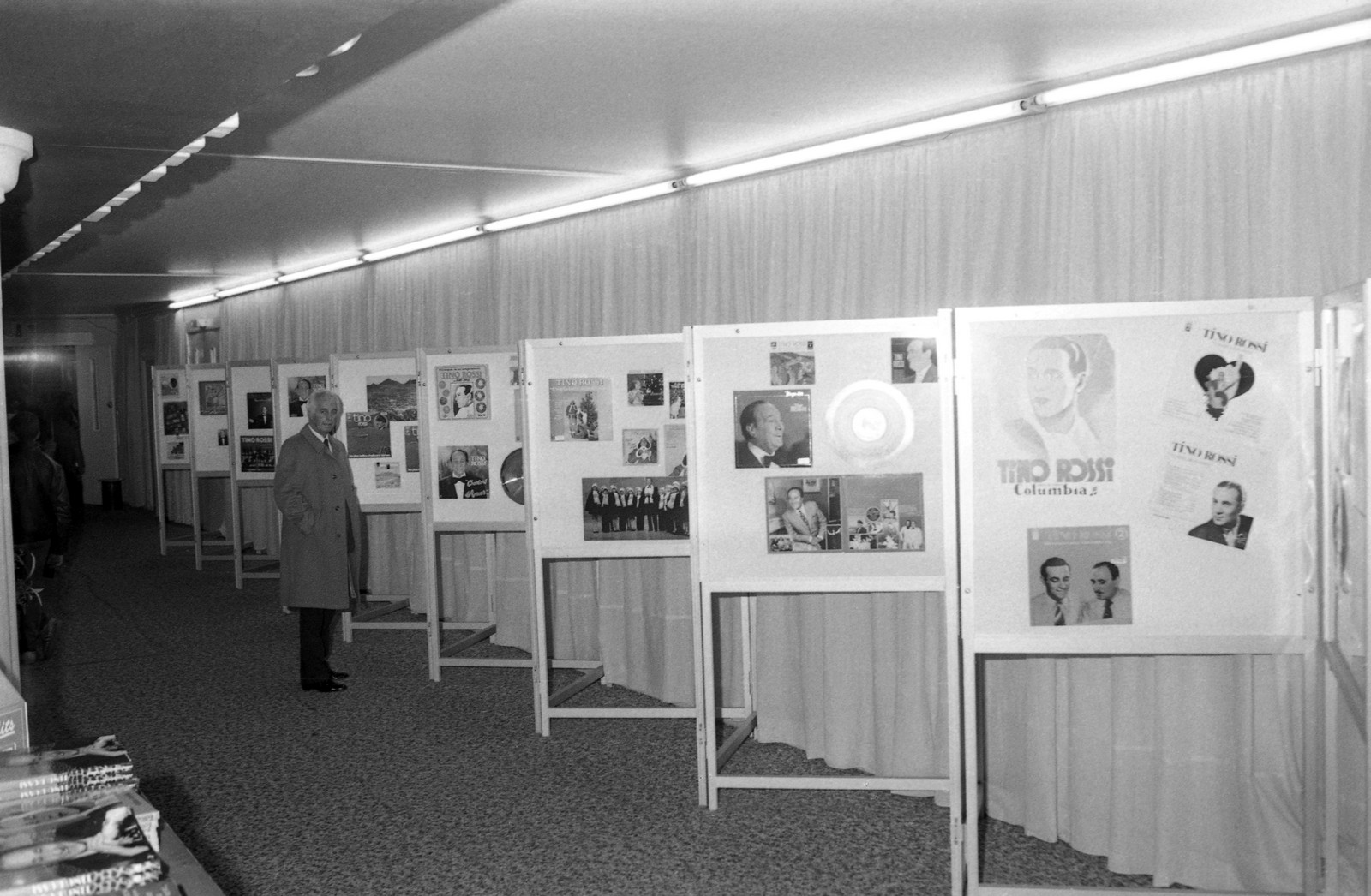 1984.11FoireDeLilleExpositionTinoRossiSerieBNum012