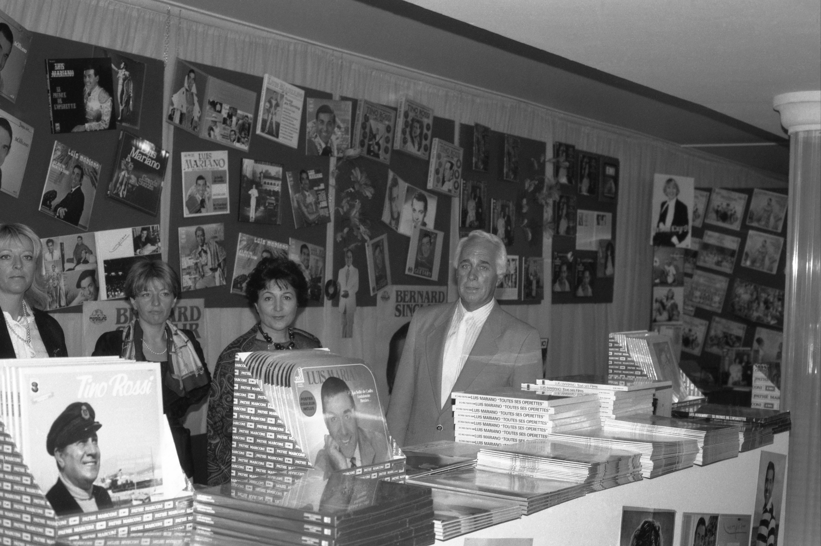 1985.11FoireDeLilleExpositionStand50AnsdOperettesNegNum001