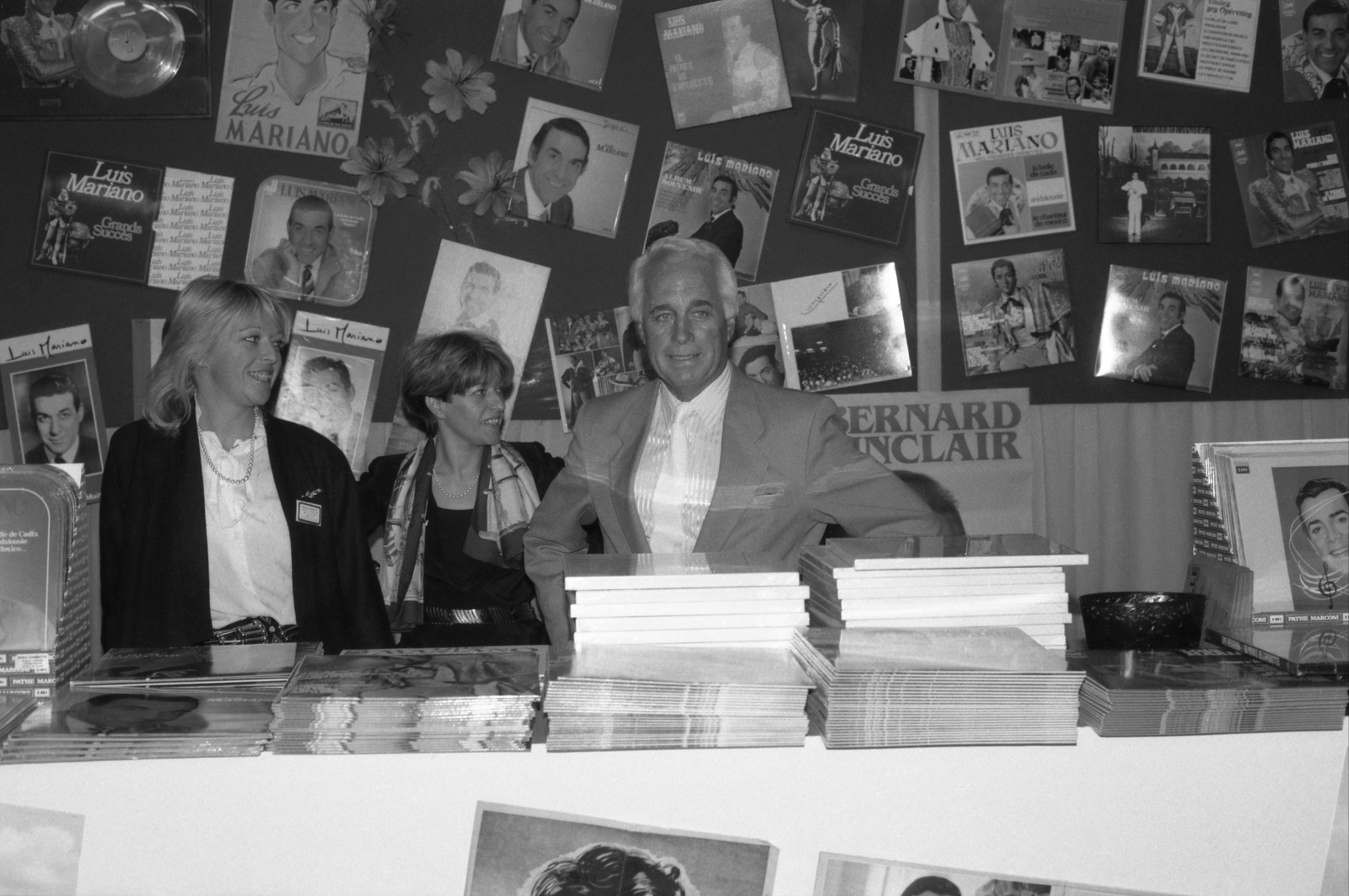 1985.11FoireDeLilleExpositionStand50AnsdOperettesNegNum002